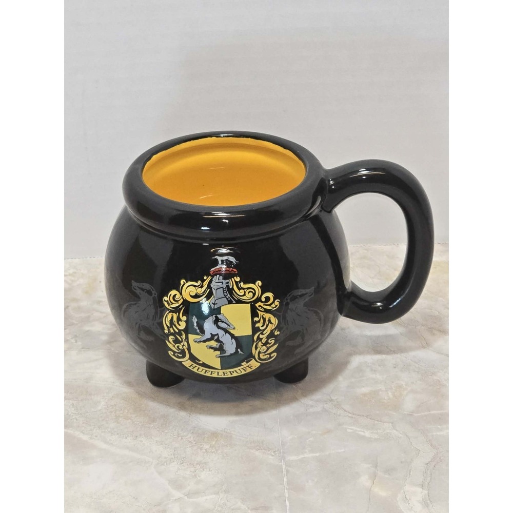 Harry Potter Hufflepuff Cauldron Mug EUC Black Yellow Geek Gift ☕✨‎